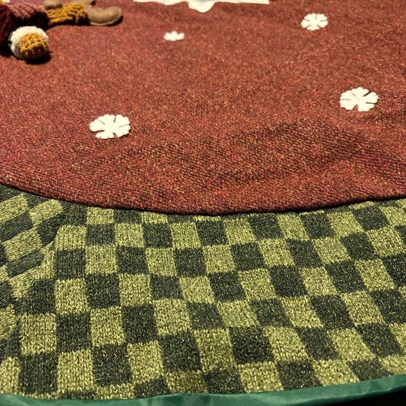Christmas Tree Skirt 3-D SKIING MOOSE Appliqué 49 in. Rustic Red / Green Checker - Picture 5 of 10